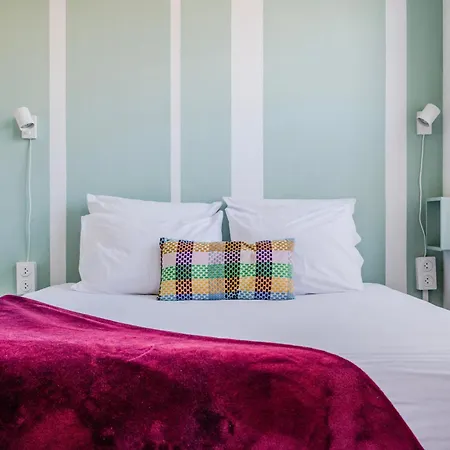 Apartament Evasion Pop